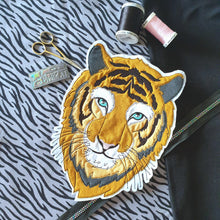 Lade das Bild in den Galerie-Viewer, Tiger - STICK 16x26
